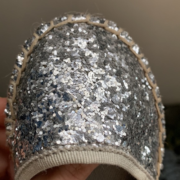 Girls size 9 silver sparkly Kenneth Cole espadrilles - Picture 5 of 6